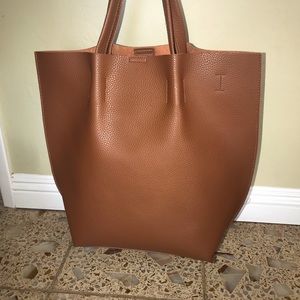 American Eagle brown tote.